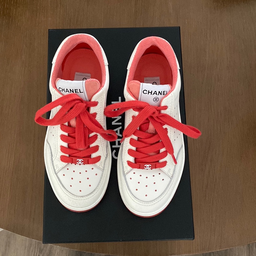CHANEL 22P RUNNERS WHITE AND RED TENNIS SHOE